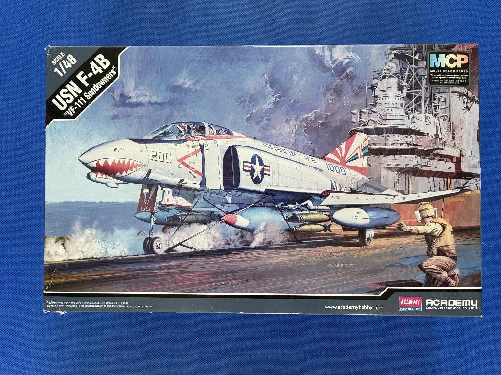 Academy USN F-4B Phantom II "Sundowners" (1/48), Hobby en Vrije tijd, Modelbouw | Vliegtuigen en Helikopters, Overige merken, Ophalen of Verzenden