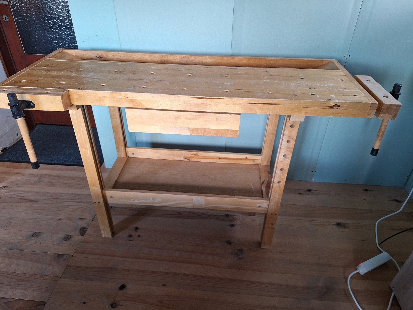 Houten werkbank met bankschroef en lade, Doe-het-zelf en Verbouw, Werkbanken, Ophalen, Gebruikt, 120 tot 170 cm, Bankschroef