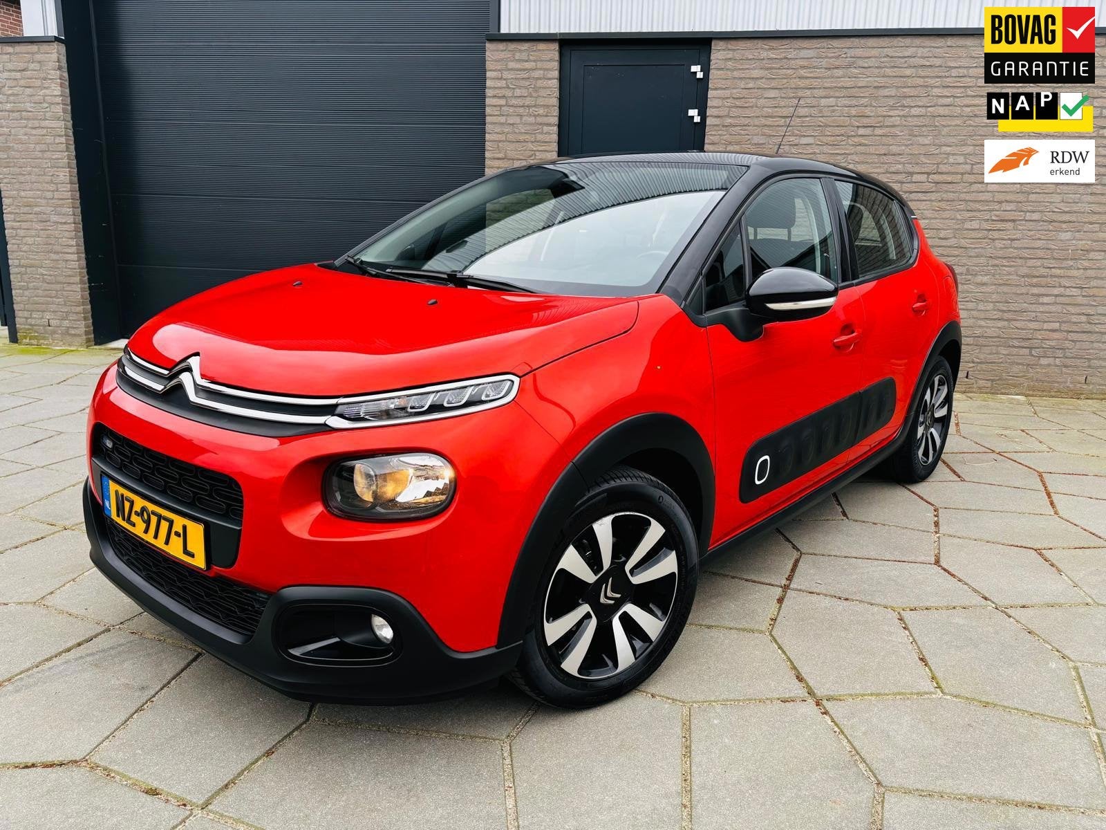 Citroen C3 1.2 PureTech Shine |5 Deurs|Camera|Apple/Android|, Auto's, Citroën, Euro 6, 82 pk, 450 kg, Origineel Nederlands
