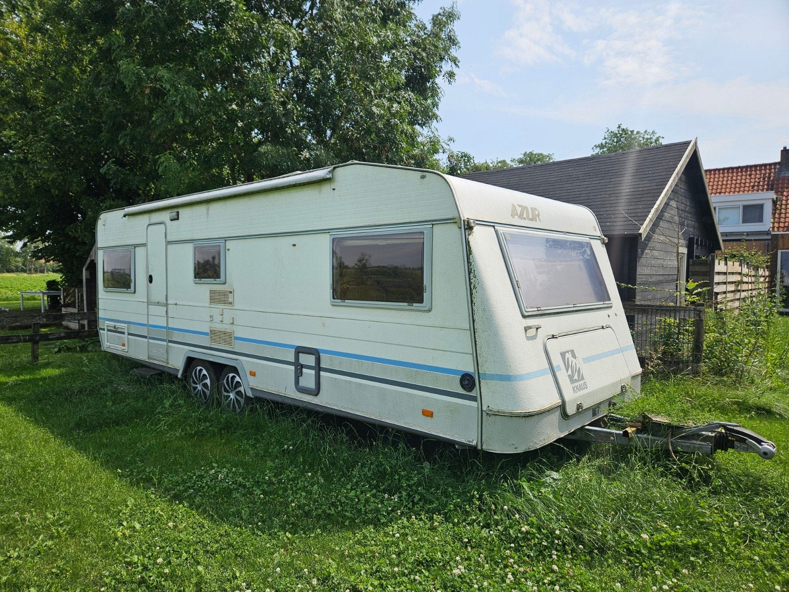 Knaus Azura Caravan - 5 slaapplaatsen, opknapper, Caravans en Kamperen, Caravans, Rondzit, Koelkast, Particulier, Knaus