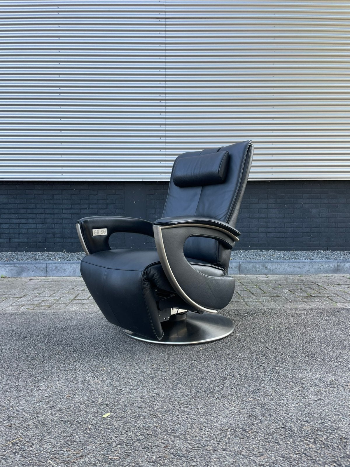 Zwarte leren prominent sta op stoel / relax fauteuil, Huis en Inrichting, Fauteuils, Ophalen, Minder dan 75 cm, A, 50 tot 75 cm