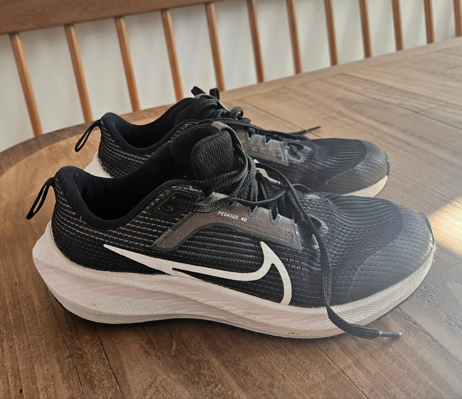Nike Pegasus 40 schoenen - Maat 36 - Binnenschoen gymles, Ophalen, Zo goed als nieuw, Hardlopen, Hardloopschoenen
