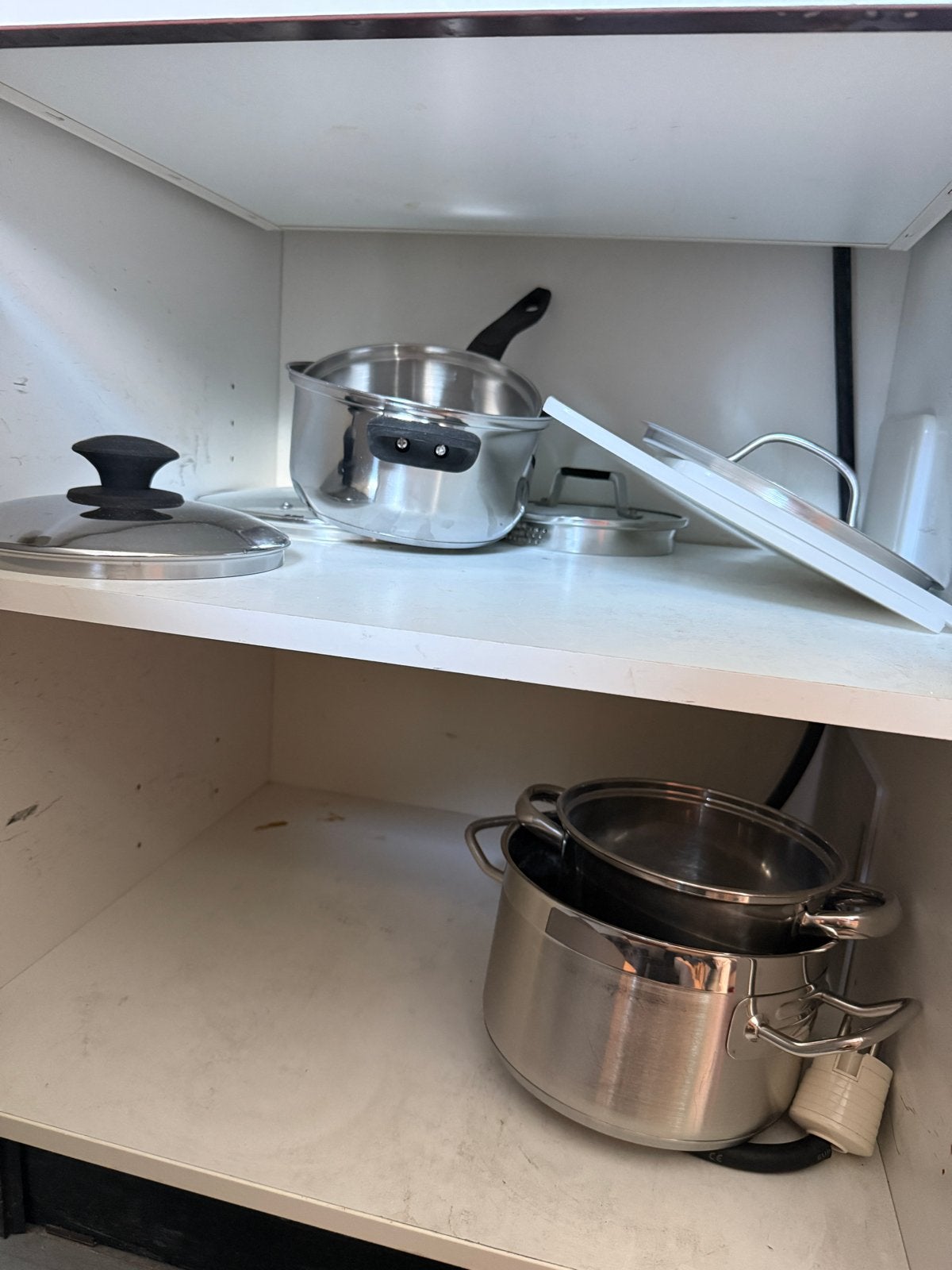 Gratis pannen voor studentenhuis, Ophalen, Gebruikt, Met deksel, Pannenset