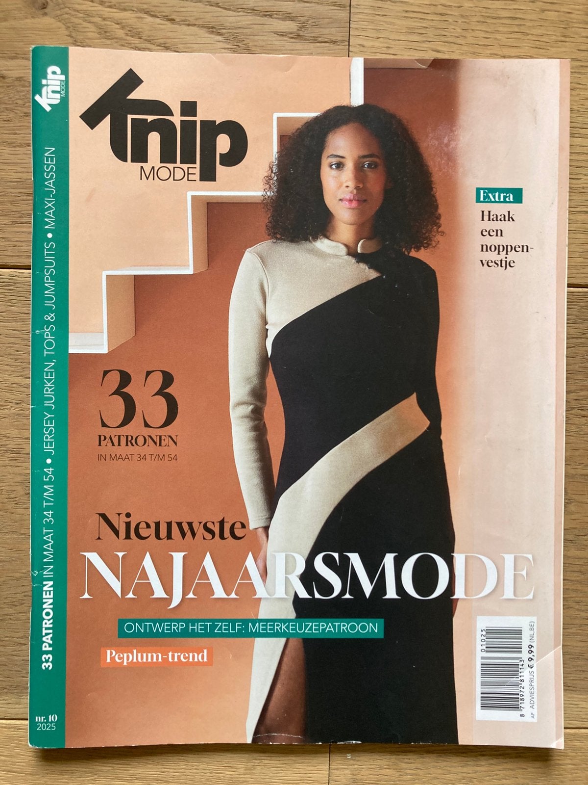 Knip mode blad volume 10 van 2025, Hobby en Vrije tijd, Ophalen of Verzenden, Zo goed als nieuw, Vrouw, Knipmode
