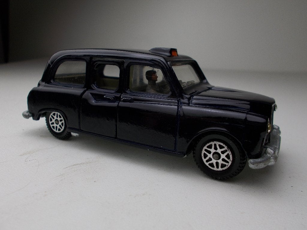 1972 Dinky Toys 284 AUSTIN TAXI +DRIVER +Jewelled Headlighs!, Ophalen of Verzenden, Zo goed als nieuw, Auto, Dinky Toys