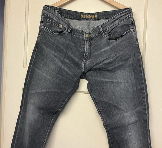 Denham Monroe Tapered Fit Jeans Grijs W33/L30, Ophalen of Verzenden, Zo goed als nieuw, Grijs