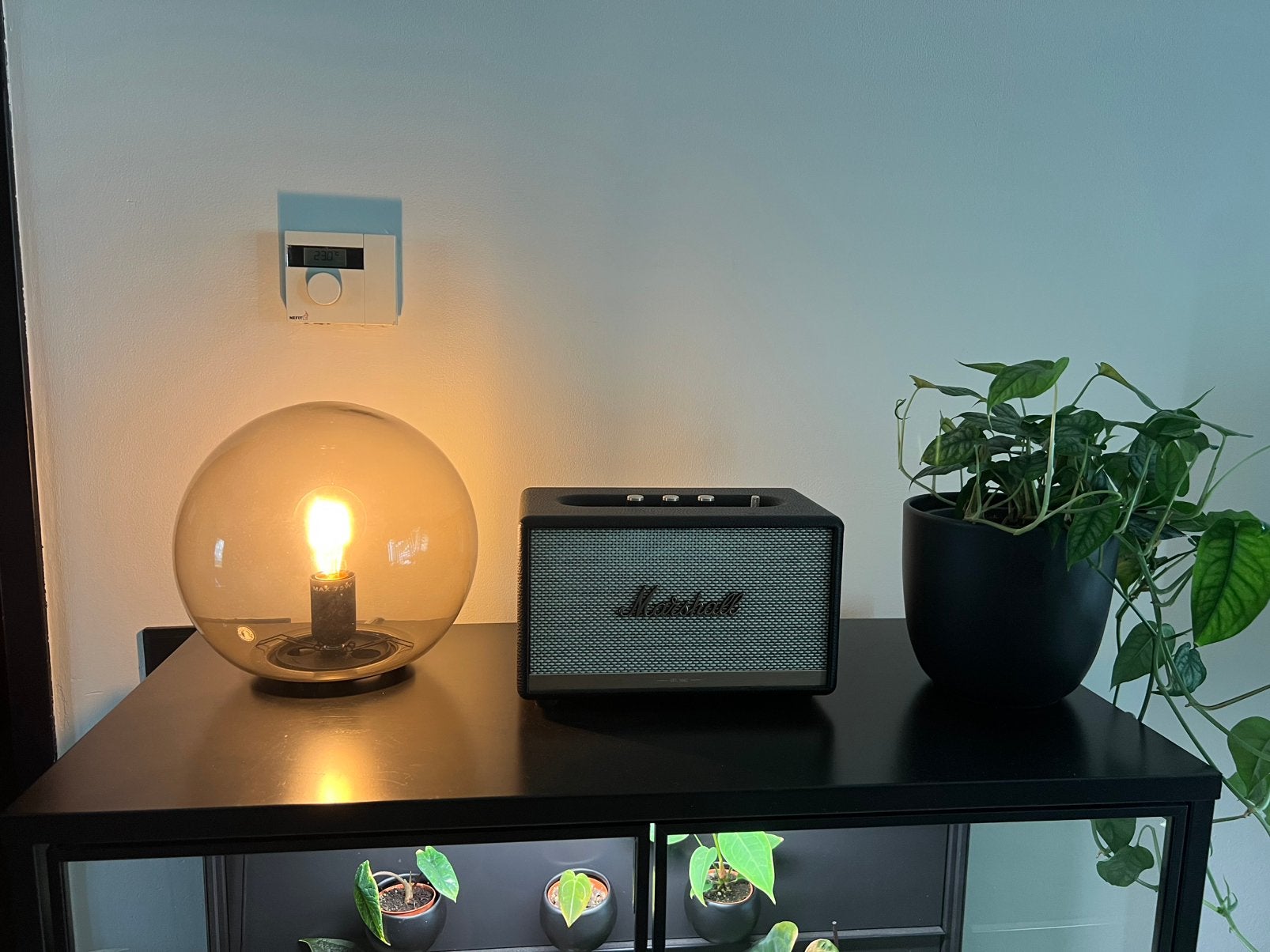 Ikea FADO tafellamp rookglas met lichtbron, Ophalen, Zo goed als nieuw, Minder dan 50 cm