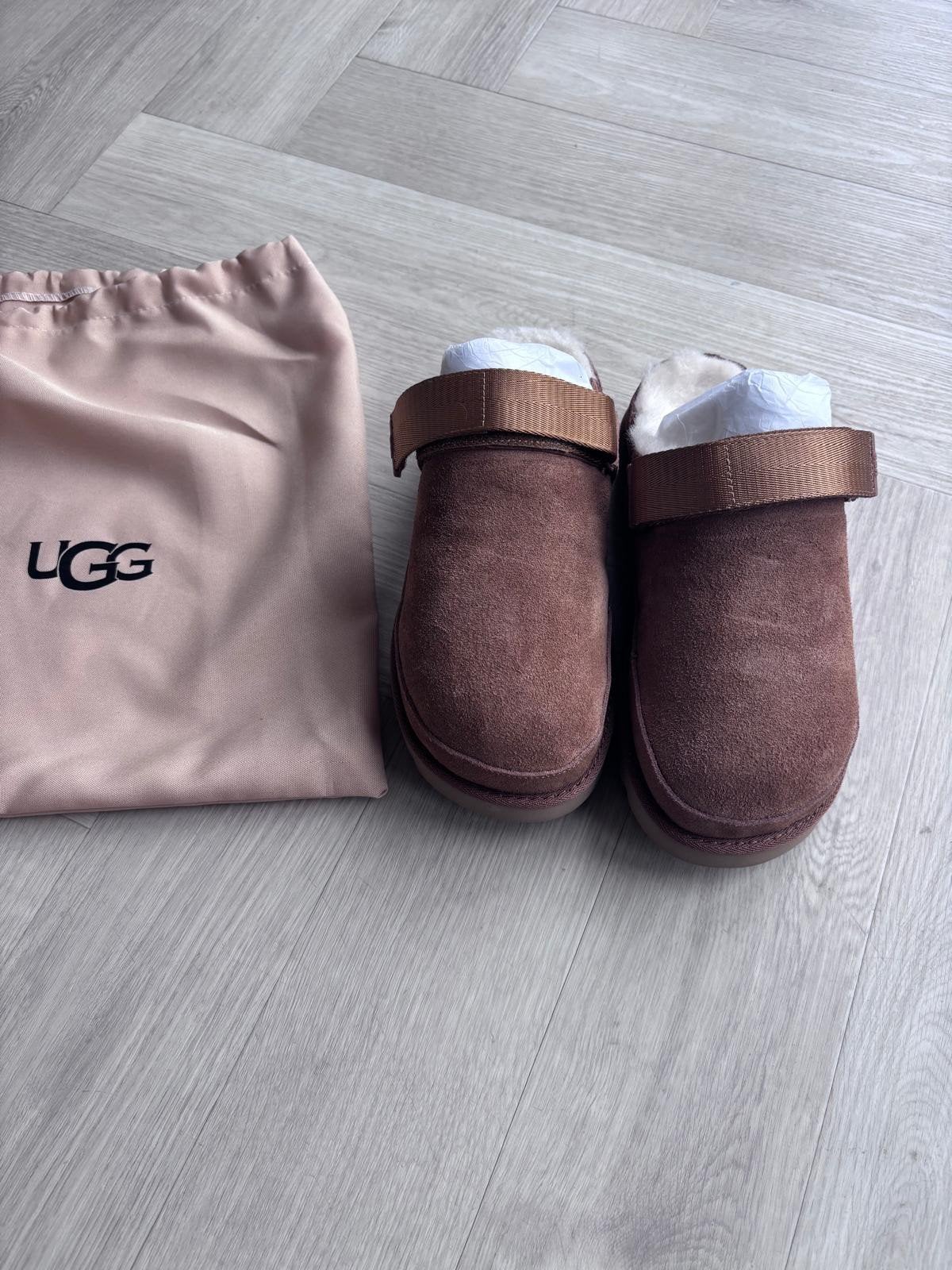 UGG  Goldenstar Clog Chestnut, maat 37/38, UGG, Bruin, Nieuw, Ophalen of Verzenden
