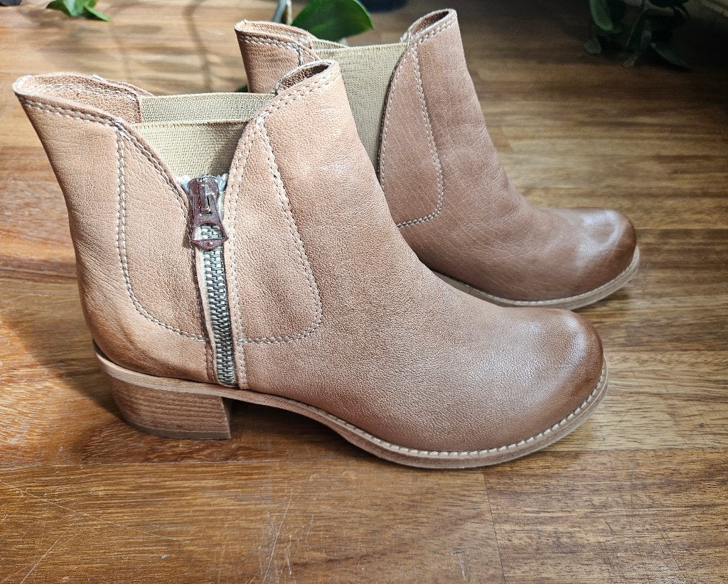 Vera Gomma enkellaarsjes chelsea boots, Beige, Lage of Enkellaarzen, Vera gomma, Ophalen of Verzenden