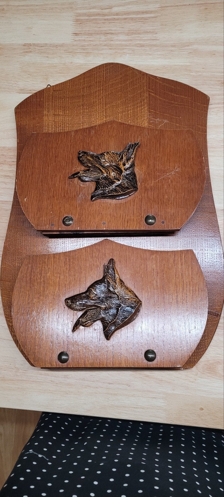 Vintage houten brievenhouder met herdershonden, Gebruikt, Ophalen of Verzenden, Bruin, Vintage
