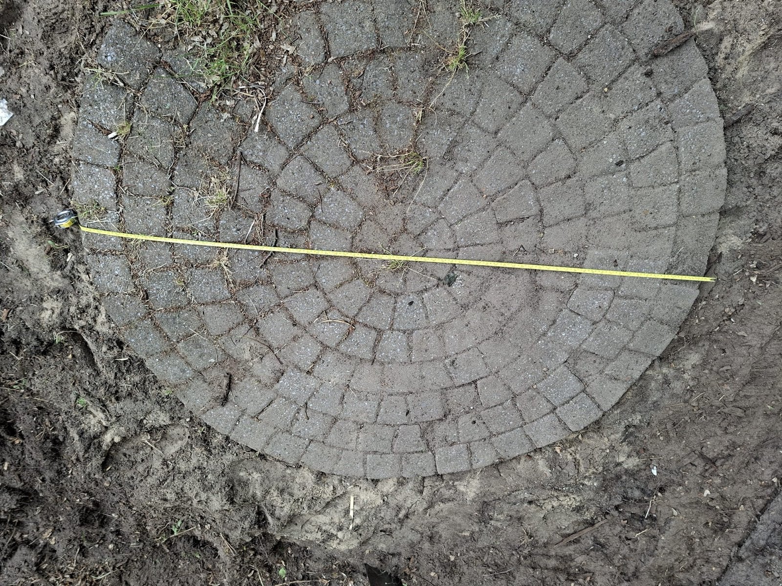 Ronde en rechte stenen, ca. 2.25x2.25 meter, Tuin en Terras, Tegels en Klinkers, Ophalen, Gebruikt, 5 tot 10 m², Beton