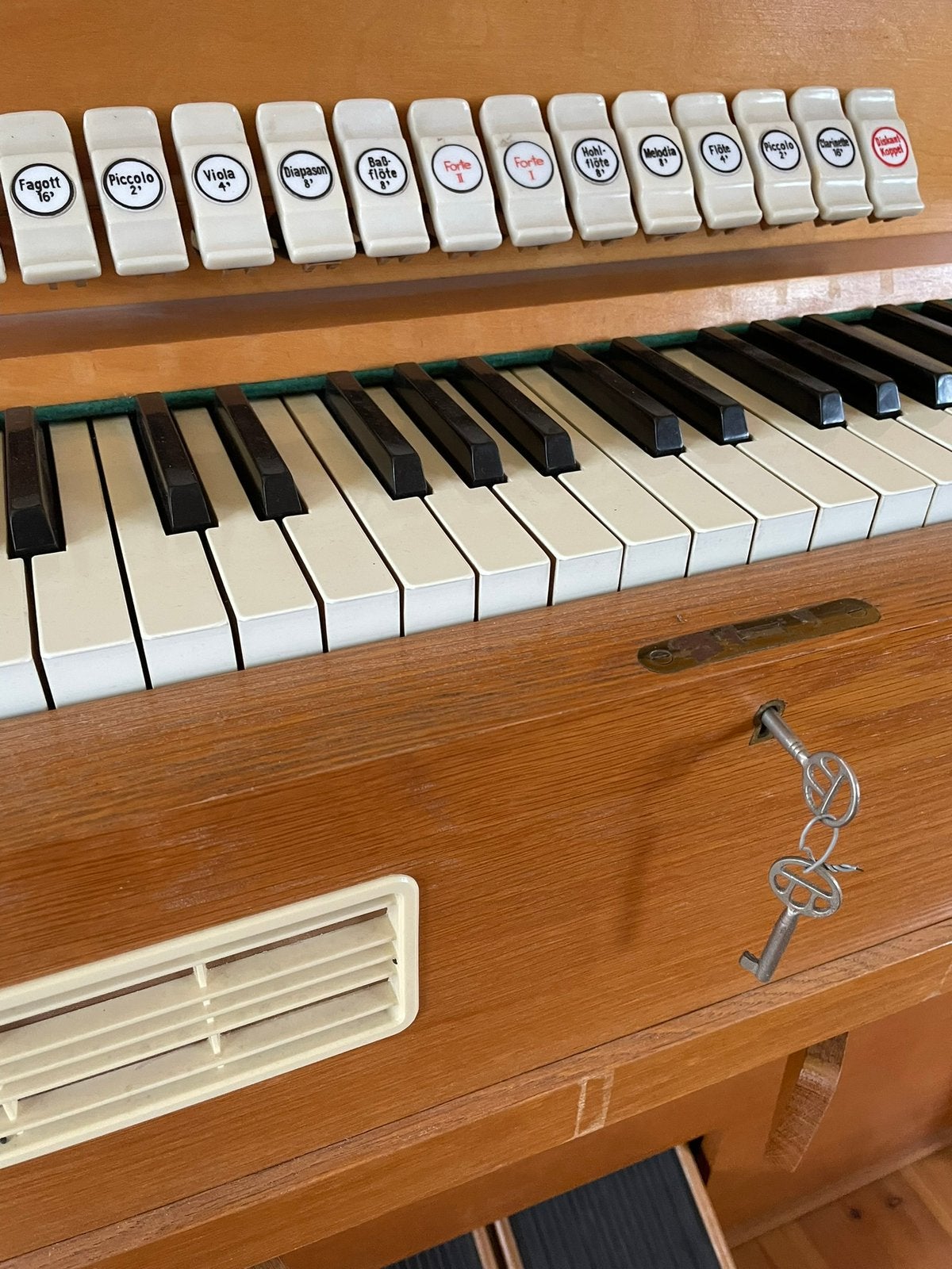 Orgel, eikenhout., Ophalen, Gebruikt, 1 klavier, Harmonium