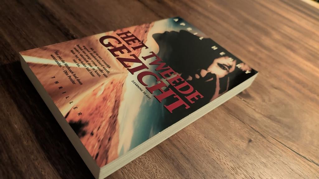 Het Tweede Gezicht - April Henry (Thriller, Ophalen of Verzenden, Gelezen, April Henry, Europa overig