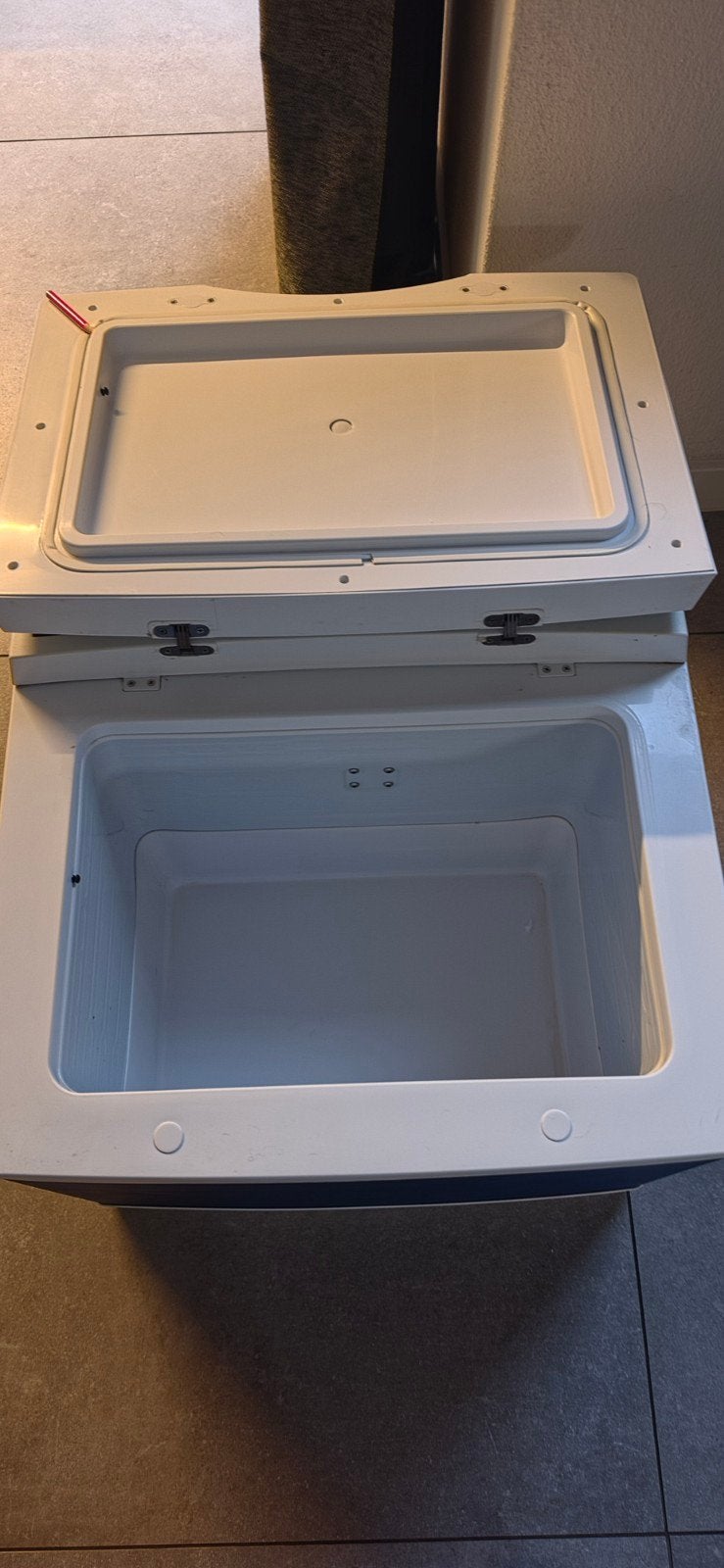 Mobicool Elektrische Koelbox  12 en 220 volt., Caravans en Kamperen, Ophalen of Verzenden, Gebruikt, Koelbox, Elektrisch