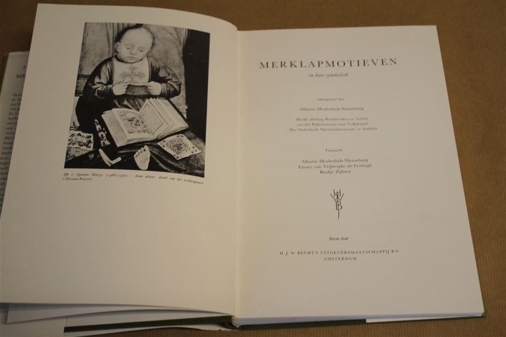 Merklapmotieven en hun symboliek., Ophalen of Verzenden, Gelezen, Tekenen en Schilderen