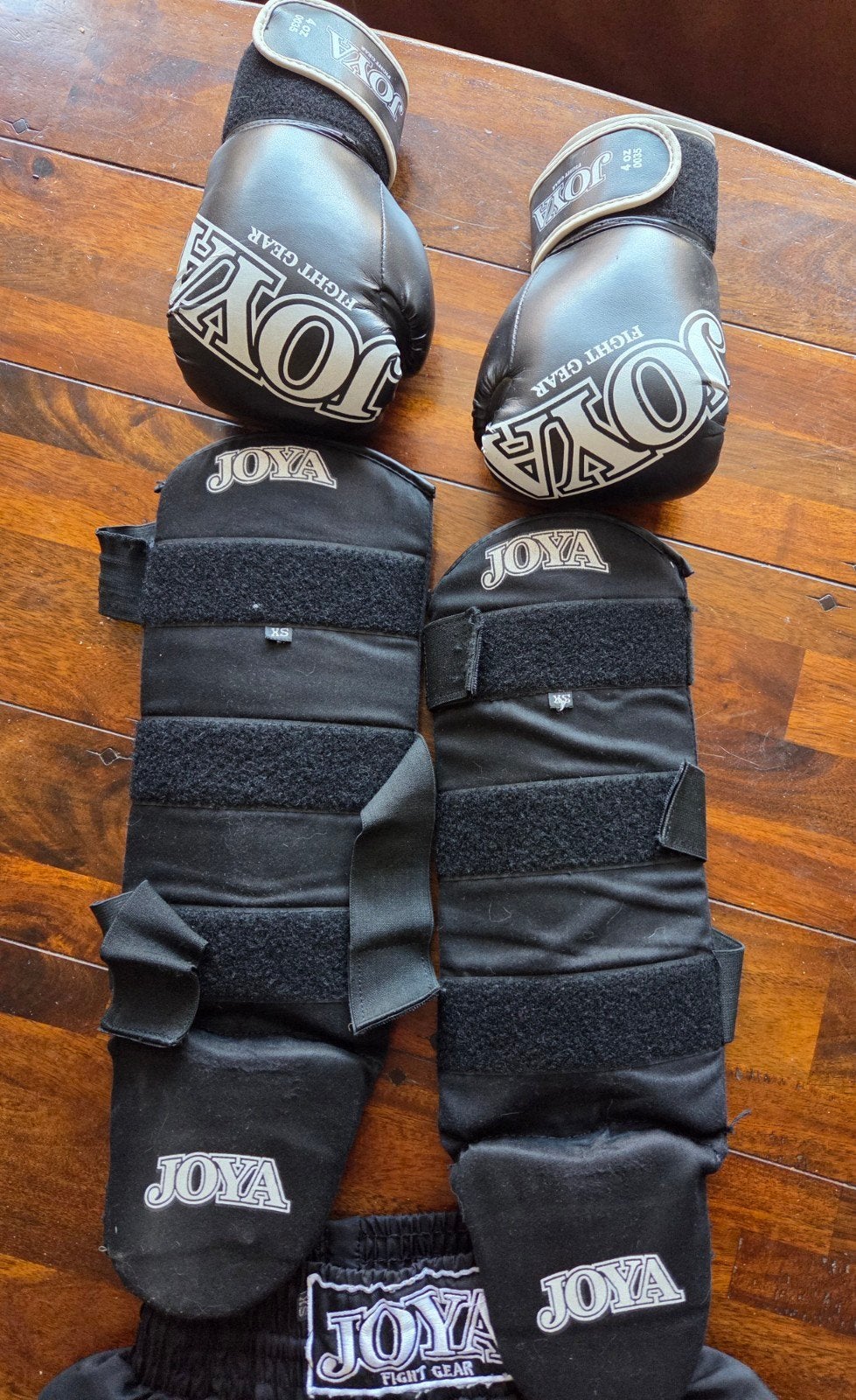Joya boxhandschoenen scheenbeschermers en boxbroekje mt xs, Overige, Maat XS of kleiner, Vechtsportmateriaal, Ophalen of Verzenden