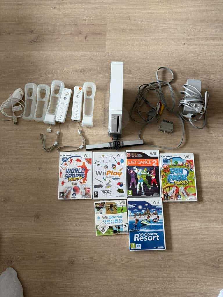 Nintendo Wii set!, Spelcomputers en Games, Spelcomputers | Nintendo Wii, Ophalen of Verzenden, Zo goed als nieuw, Met 2 controllers