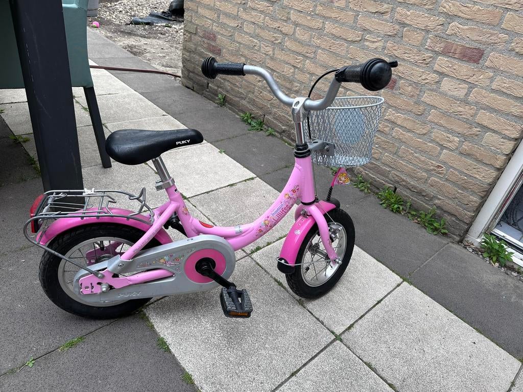 Roze kinderfiets Puky Lillifee met mandje en bagagedrager, Ophalen, Zo goed als nieuw, Terugtraprem, Minder dan 16 inch