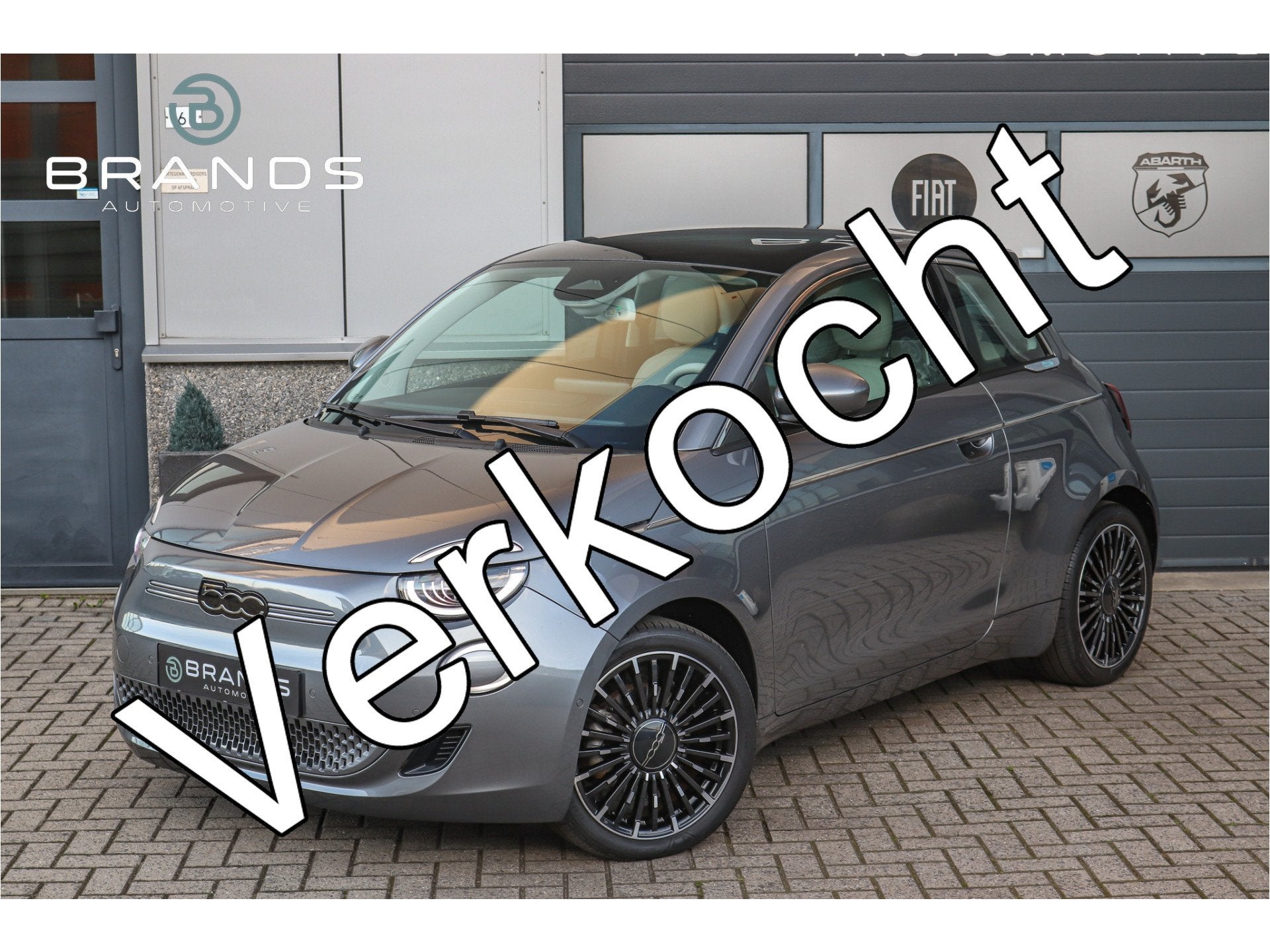 Fiat 500E La Prima 42 kWh 1e eig Full option 118PK Garantie, Auto's, Dealer onderhouden, Gebruikt, 4 stoelen, Leder