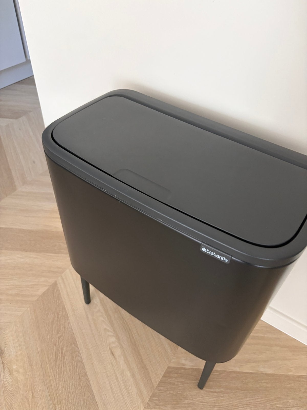 Brabantia Bo Touch Bin 36 liter - Stijlvolle Afvalemmer, Huis en Inrichting, Woonaccessoires | Prullenbakken, Ophalen, 50 – 75
