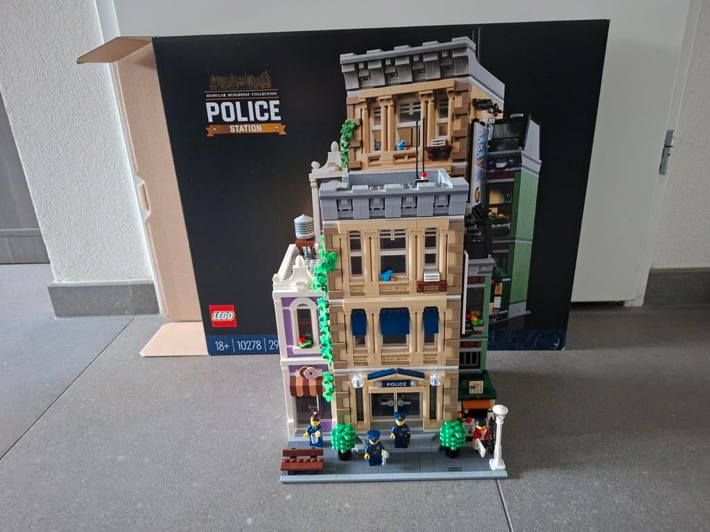 Lego Politiebureau (10278), Ophalen of Verzenden, Zo goed als nieuw, Complete set, Lego