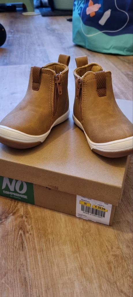 Nieuwe unisex kinderschoenen maat 20, Kinderen en Baby's, Kinderkleding | Schoenen en Sokken, Ophalen of Verzenden, Nieuw, Jongen of Meisje