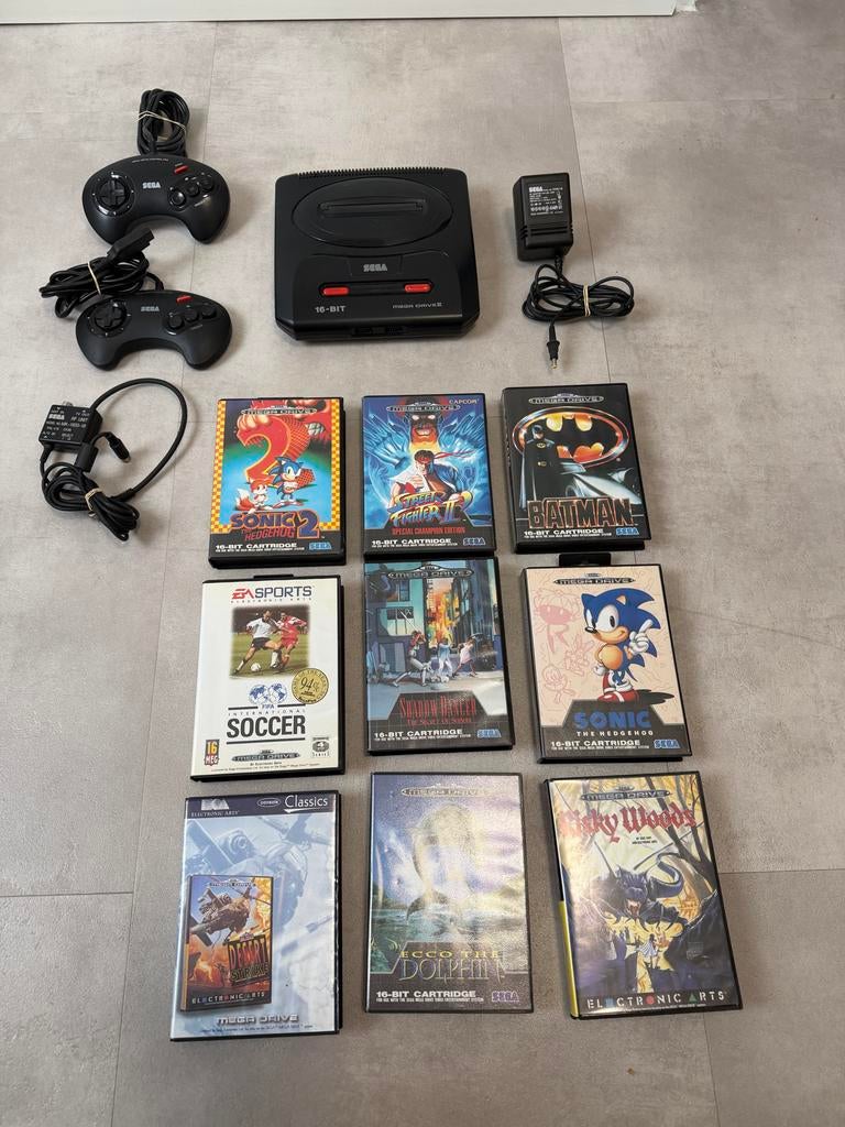 Sega Mega Drive II met 9 games en 2 controllers, Ophalen of Verzenden, Gebruikt