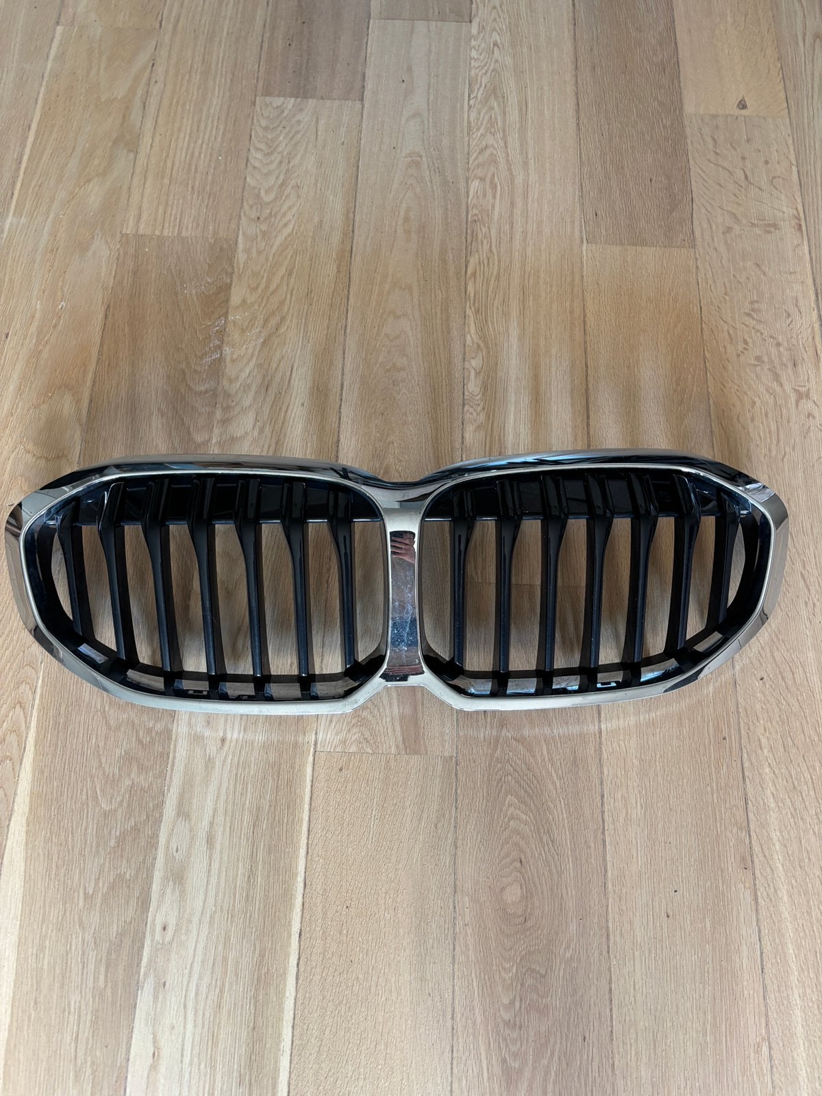 BMW 118i F40 Zilveren grill, Ophalen, Gebruikt, Voor, Bumper