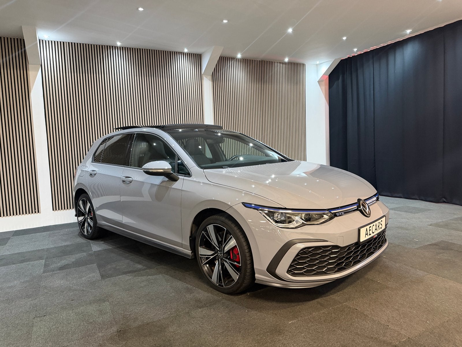 Volkswagen Golf 1.4 Ehybrid GTE 245pk Nardo Grey Pano ACC IQ, Stof, 4 cilinders, 1524 kg, 1500 kg