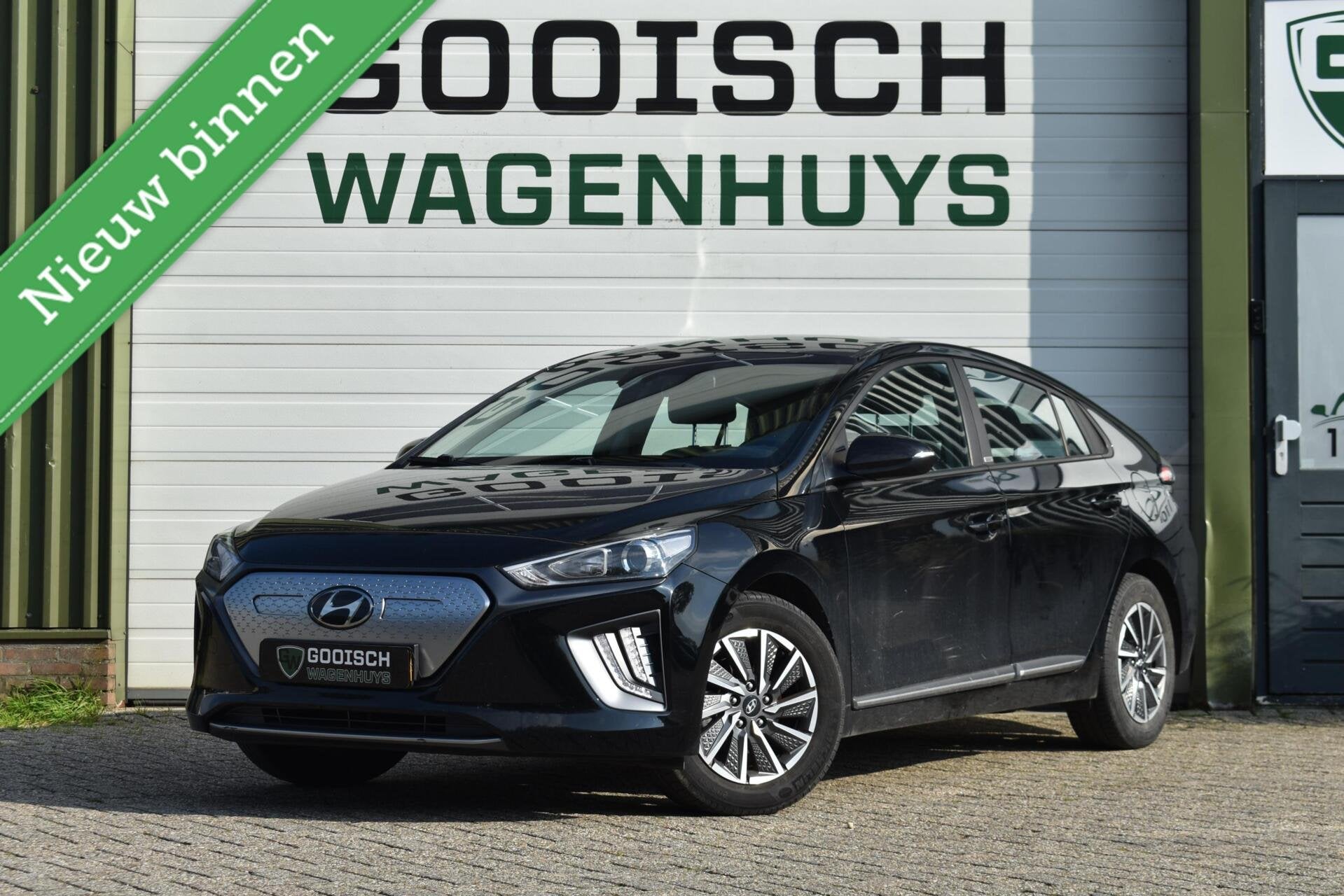 Hyundai IONIQ i-Motion EV 38 kWh | Camera | Keyless | Carpla, Auto's, Met garantie (alle), Zwart, IONIQ, 294 km