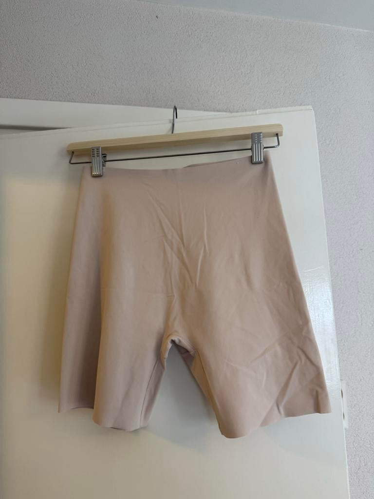 Shape broekje maat L, huidskleur - Censored, Kleding | Dames, Sportkleding, Ophalen of Verzenden, Zo goed als nieuw