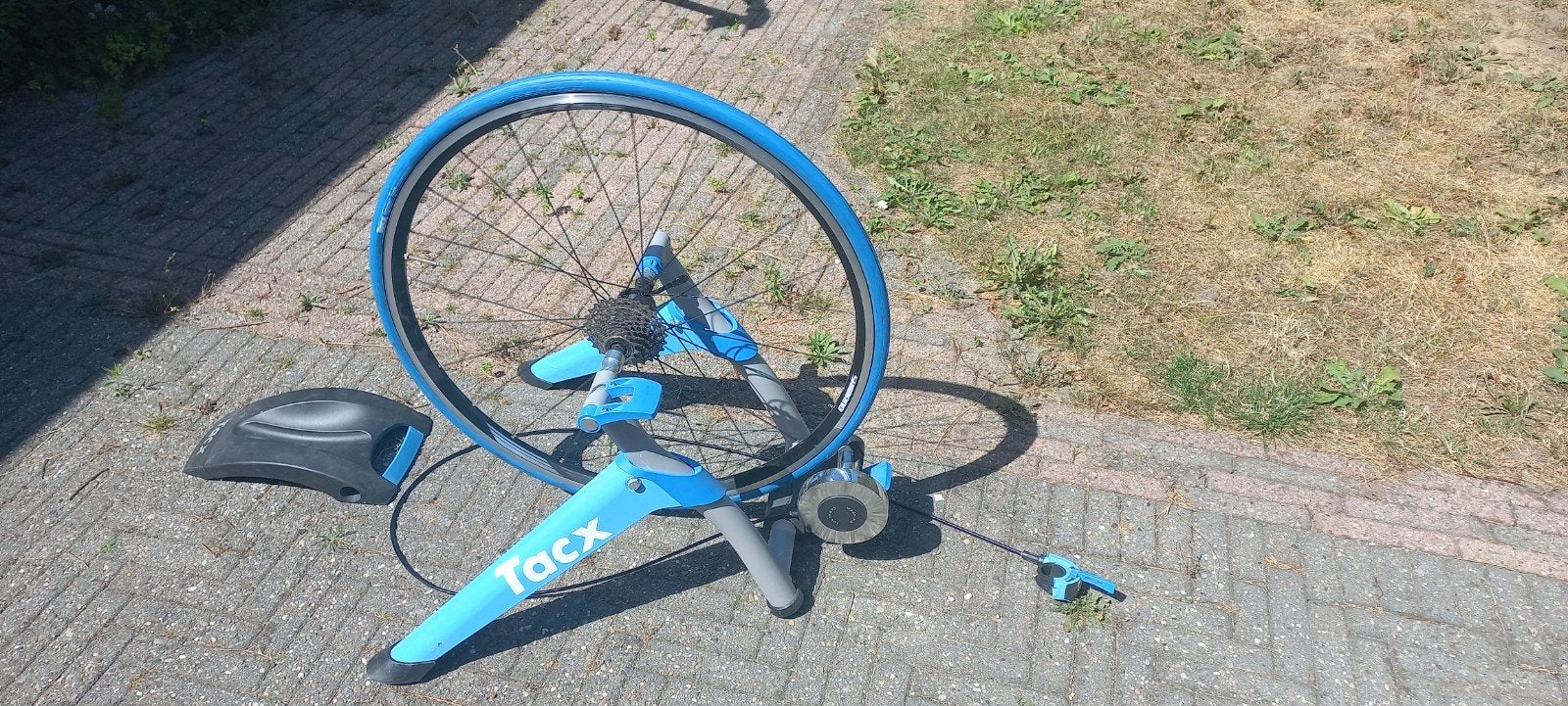 Tacx Satori Smart T2400 fietstrainer met trainerband, Ophalen, Zo goed als nieuw, Overige typen