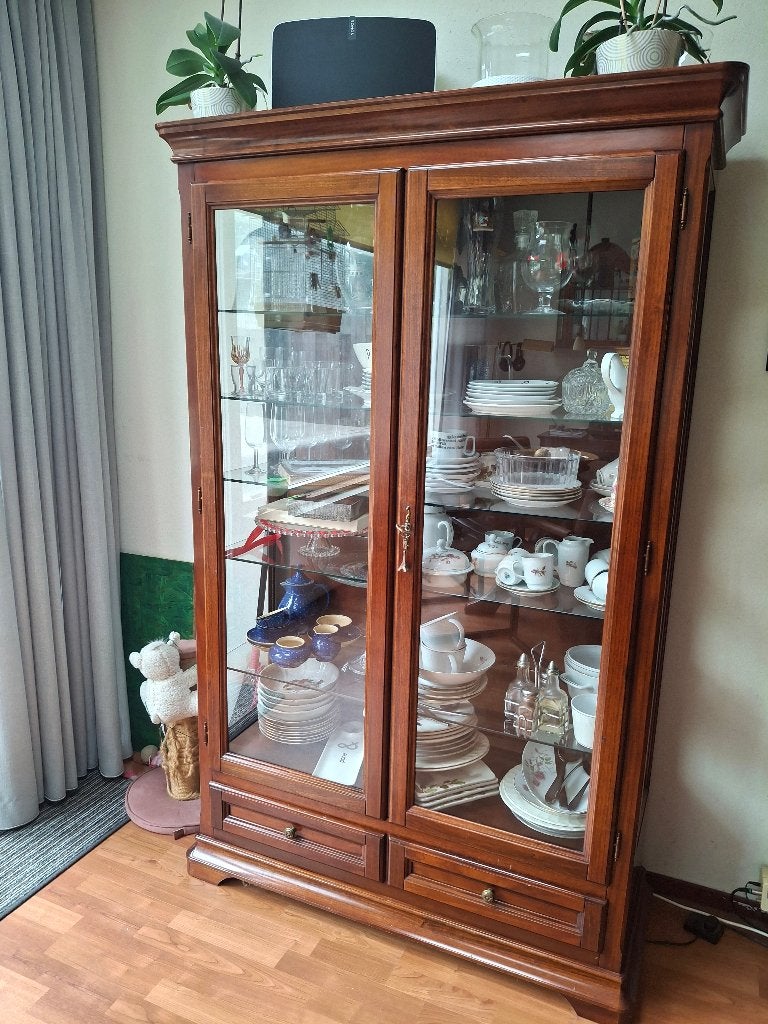 vitrinekast, Huis en Inrichting, Ophalen, Kersenhout, 100 tot 150 cm, Met lade(s)
