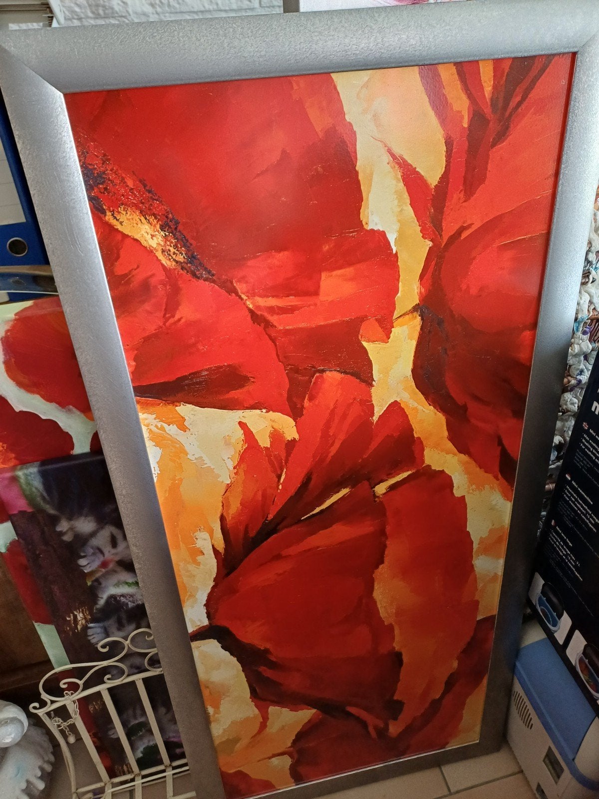 Modern Schilderij Rode Bloemen met Zilveren Lijst, Antiek en Kunst, Kunst | Schilderijen | Modern, Ophalen, Hout, Olieverf, Bloemen