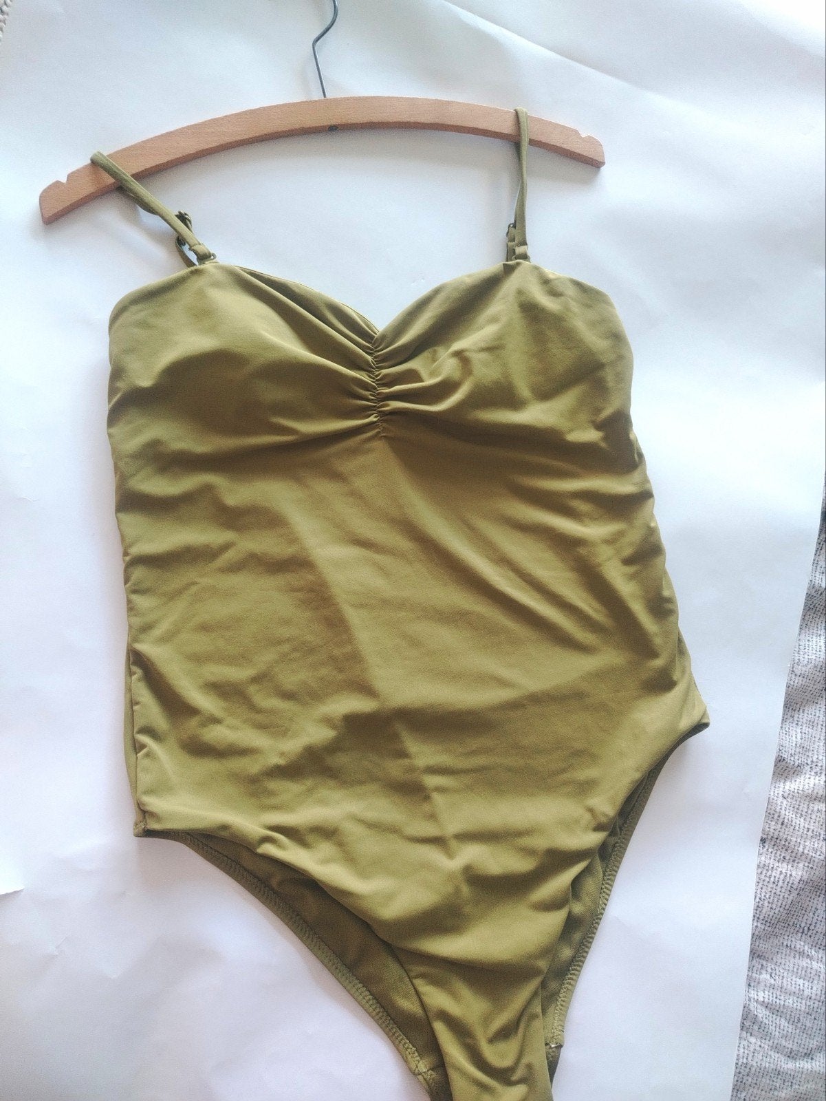 Stijlvol Olijfgroen Badpak Maat S - Ook Strapless te Dragen, Ophalen of Verzenden, Zo goed als nieuw, Groen, Badpak