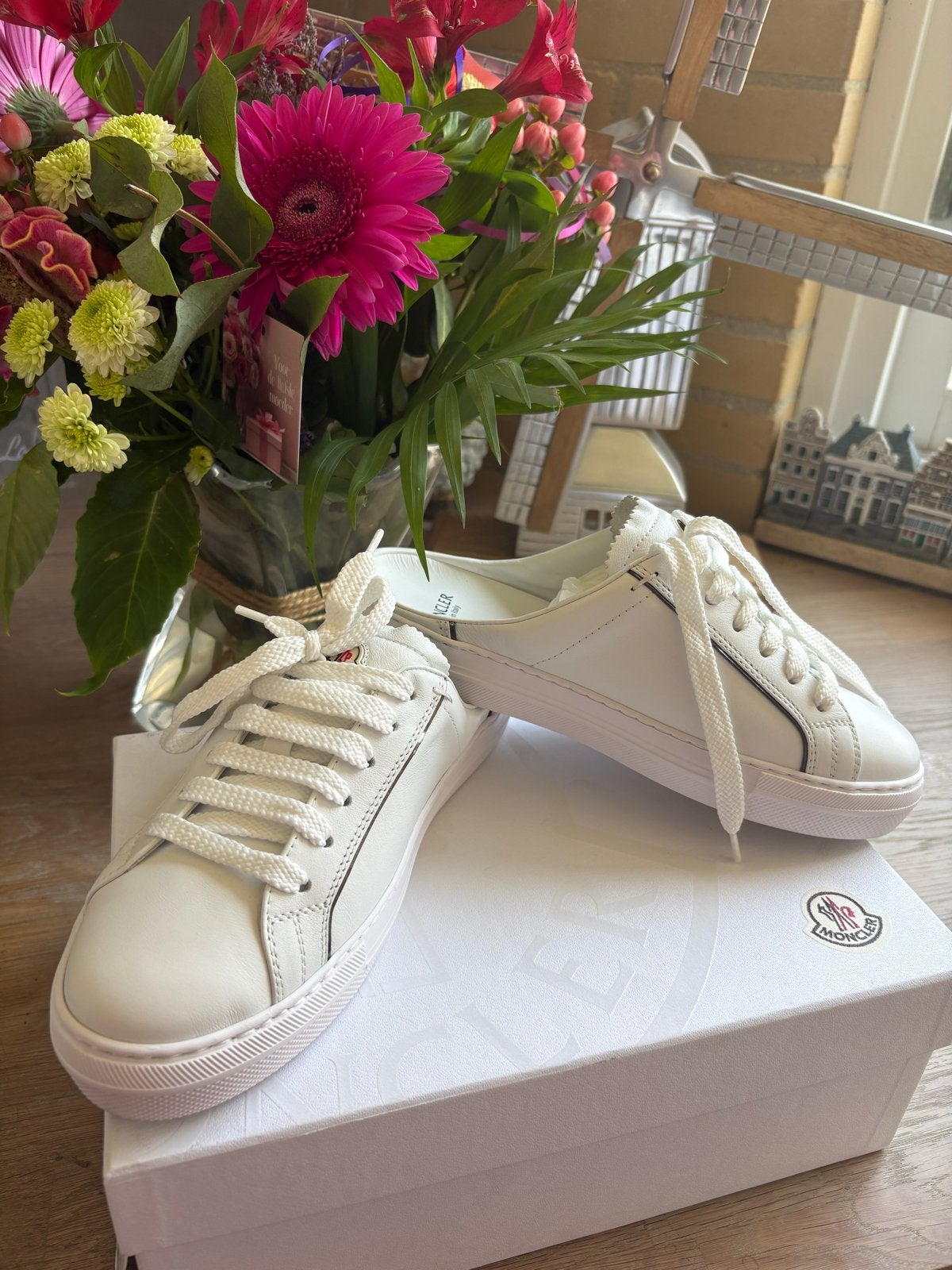 Moncler Ariel Slip-on Sneakers - Maat 37 - Perfecte Staat, Ophalen of Verzenden, Zo goed als nieuw, Wit, Sneakers of Gympen