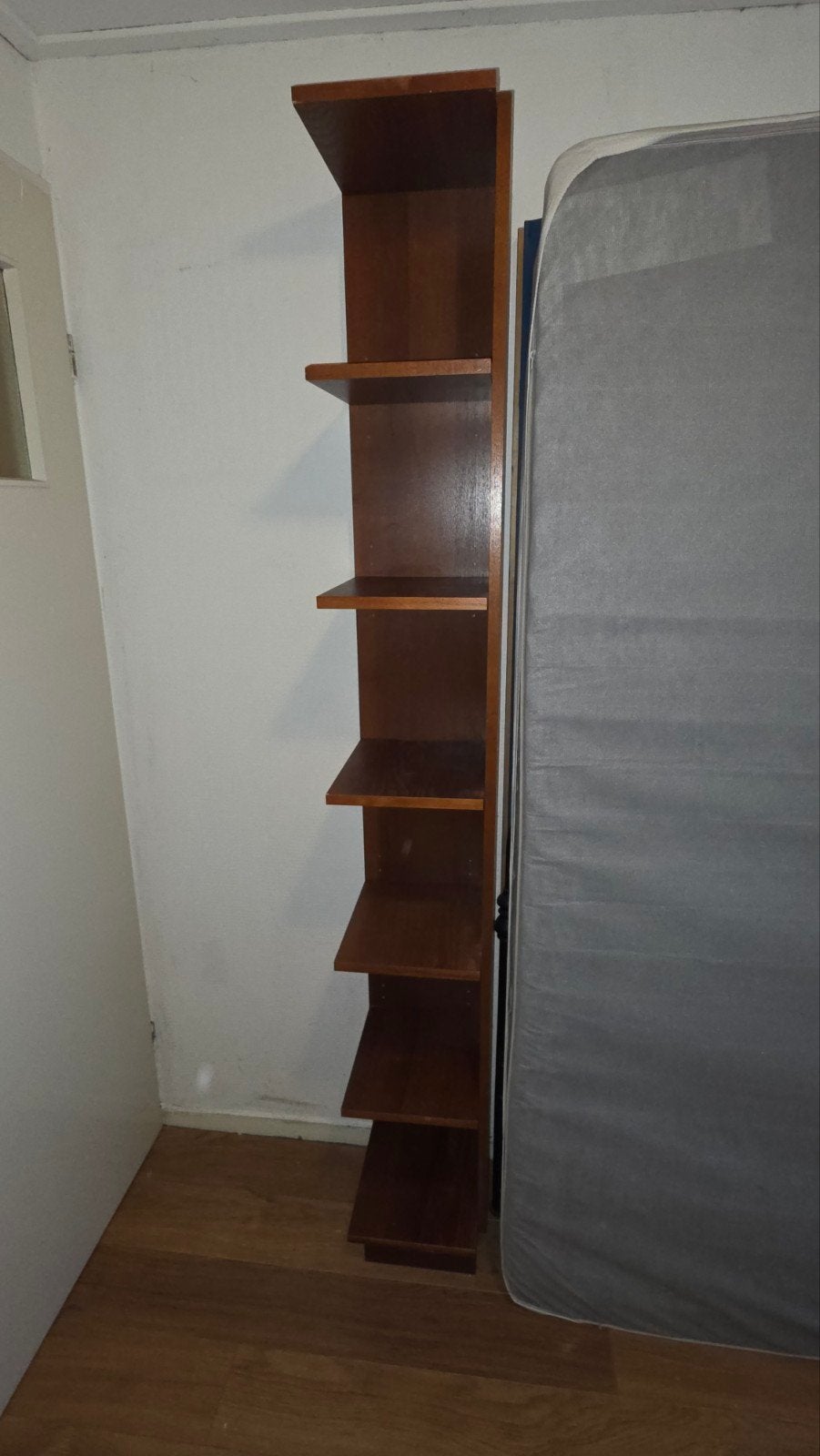 Hoekkast / Boekenkast - Ideaal voor kleine ruimtes, Ophalen, Met plank(en), Minder dan 50 cm, Gebruikt
