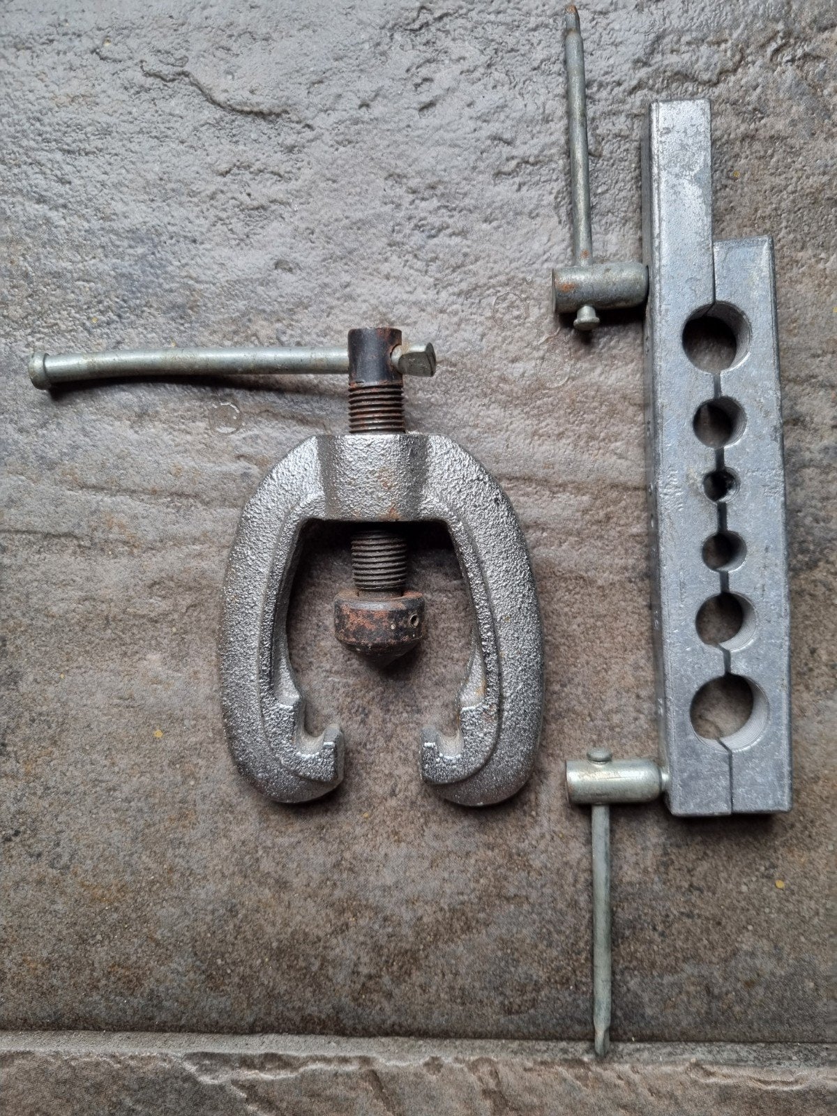 2x pijpflens gereedschap pijpafvlakset gasleiding flareset, Ophalen of Verzenden, Gebruikt