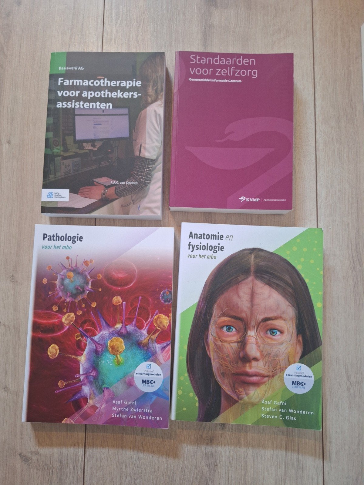 Boeken opleiding apothekersassistent(e), Boeken, Ophalen of Verzenden, Beta, Zo goed als nieuw, MBO