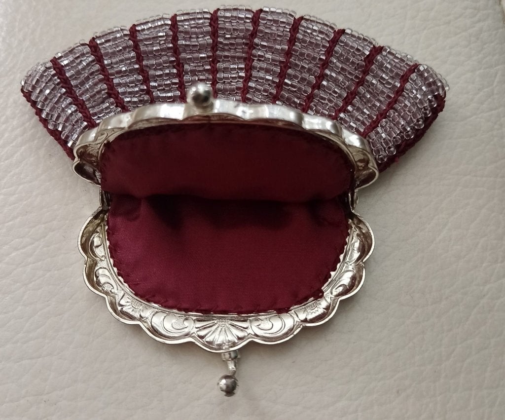 Vintage retro kralenbeursje auberginekleurig, Antiek en Kunst, Ophalen of Verzenden, Dames