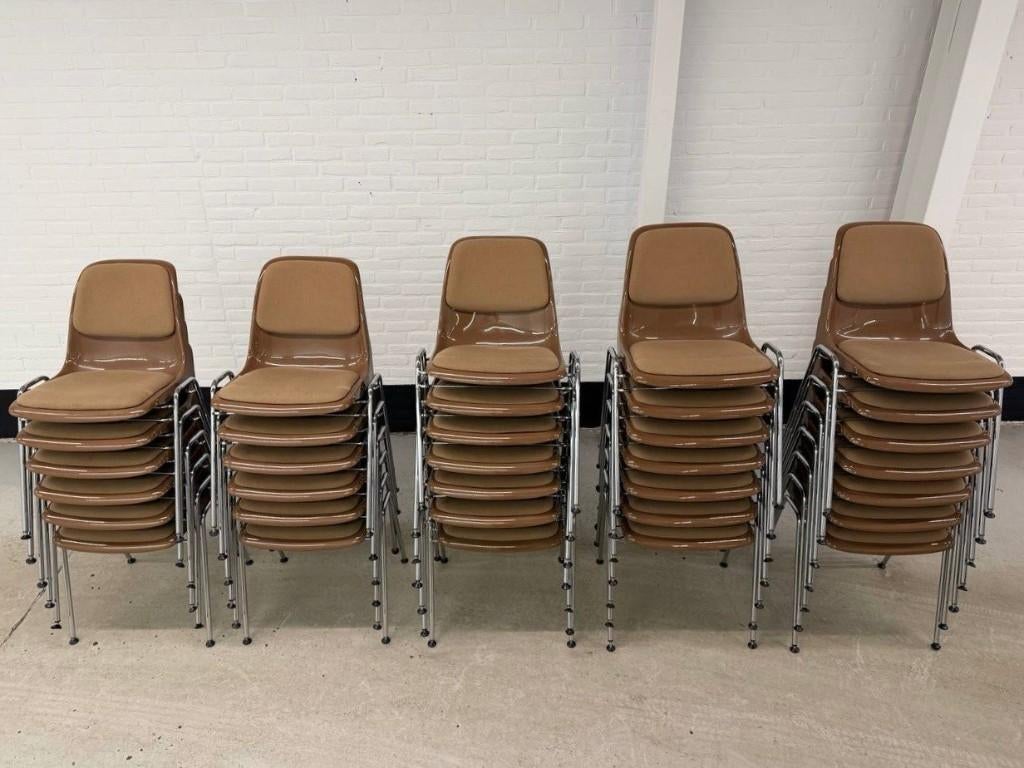32 vintage Drabert stapelbare stoelen, Kunststof, Gebruikt, ., Ophalen of Verzenden