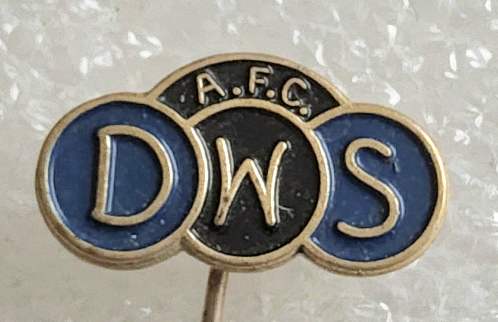 Vintage Speldje AFC DWS Voetbalclub, Ophalen of Verzenden, Gebruikt, Overige onderwerpen, Speldje of Pin
