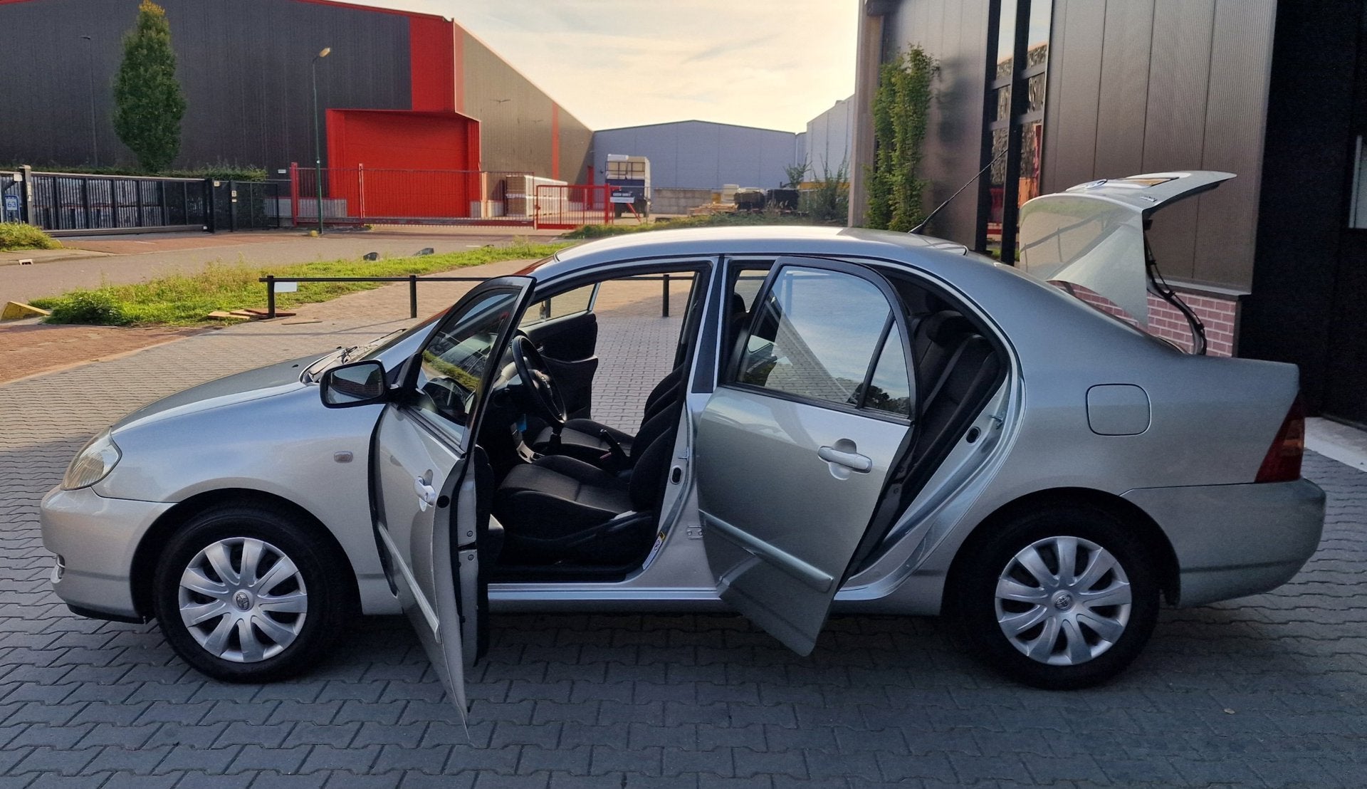 Foto 19 van Toyota Corolla 1.6 VVT-i Linea Terra AIRCO IJSKOUD 2 X SLEUT