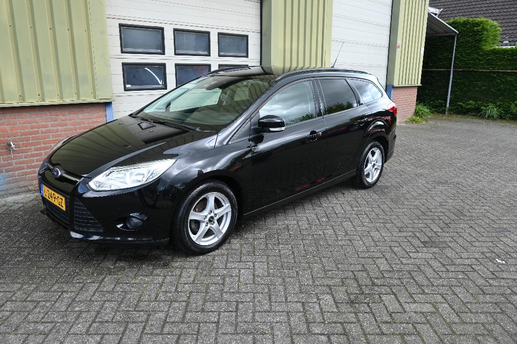 Ford Focus 1.0 Ecoboost 92KW Wagon 2013 Zwart, Zwart, Handgeschakeld, 3 cilinders, 998 cc