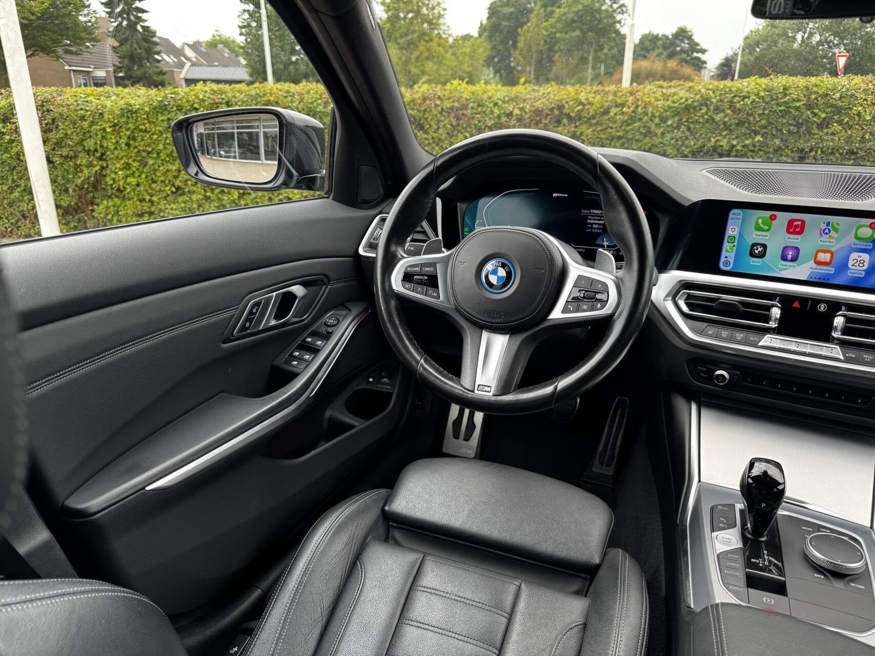 Foto 25 van BMW 3-serie Touring 330e xDrive|MSport|Leder|Sfeerve|19"|BTW
