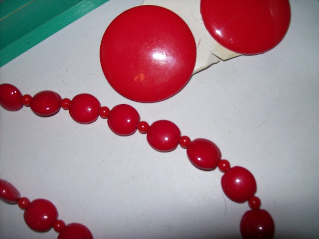 Ketting Rood Mooi Kralen model en Grote Oorbellen, Ophalen of Verzenden, Nieuw, Rood, Overige materialen
