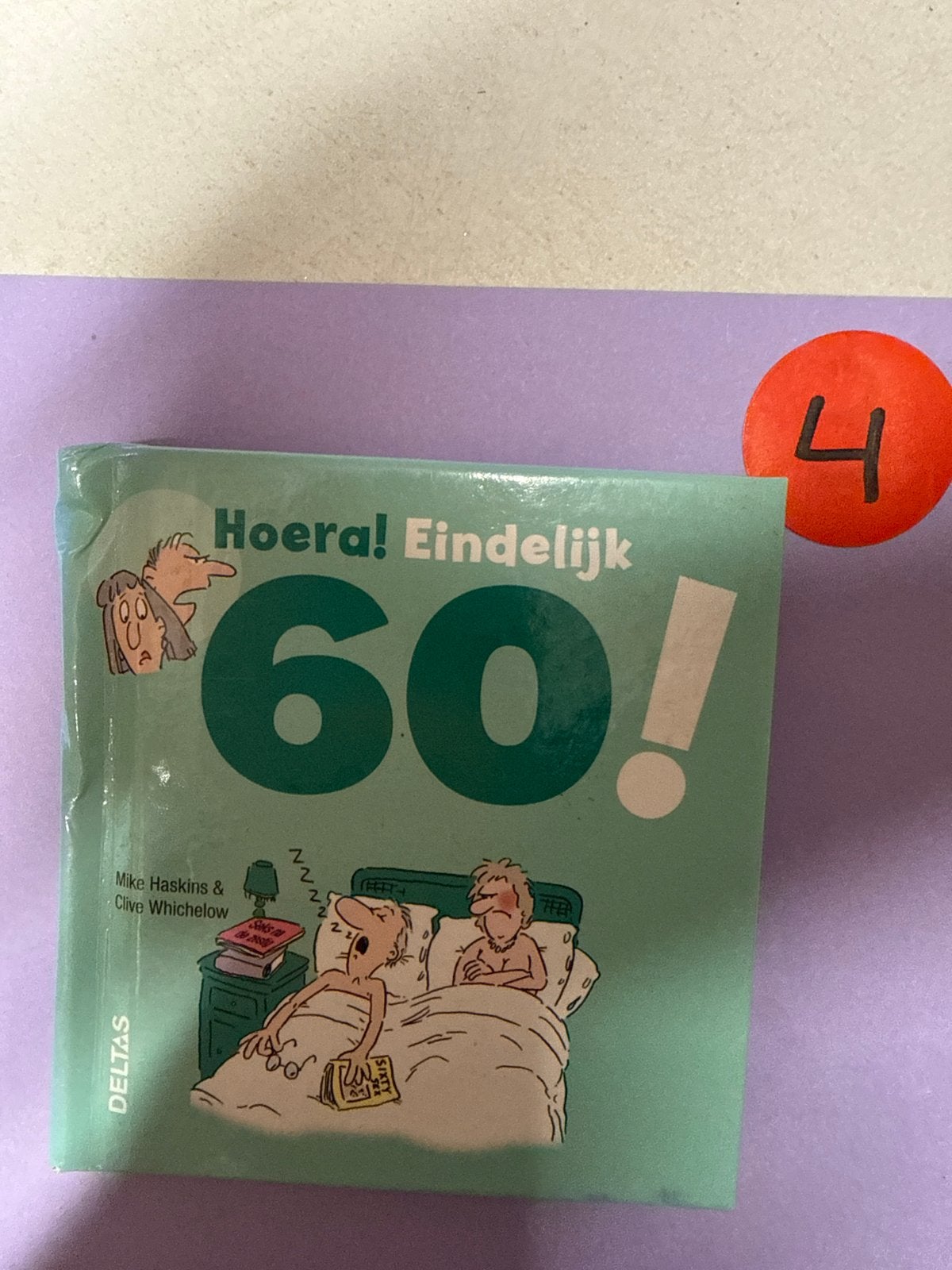 Hoera! Eindelijk 60! - Grappig boekje voor 60-jarigen, Ophalen of Verzenden, Zo goed als nieuw, Anekdotes en Observaties