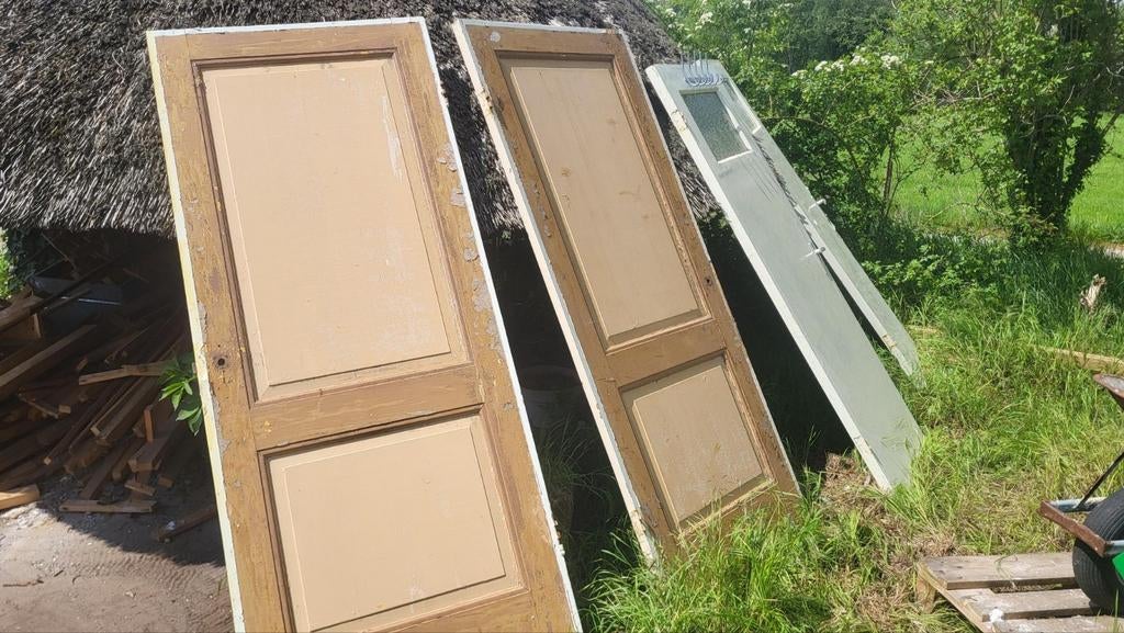 4 stompe deuren: 2 paneeldeuren, 2 met glas (201x78), Ophalen