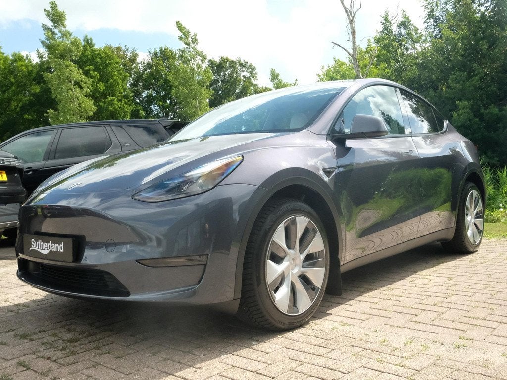 Tesla Model Y Long Range Dual Motor AWD 514 PK | Panoramadak, Auto's, Tesla, Stof, Gebruikt, Vierwielaandrijving, 507 km