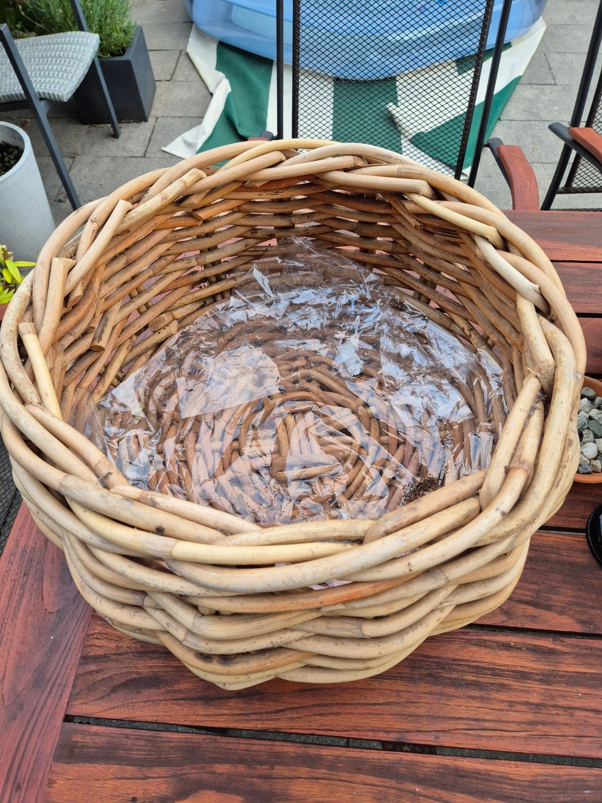 Grote rieten mand / plantenbak, Huis en Inrichting, Ophalen, Gebruikt, Gevlochten, Mand